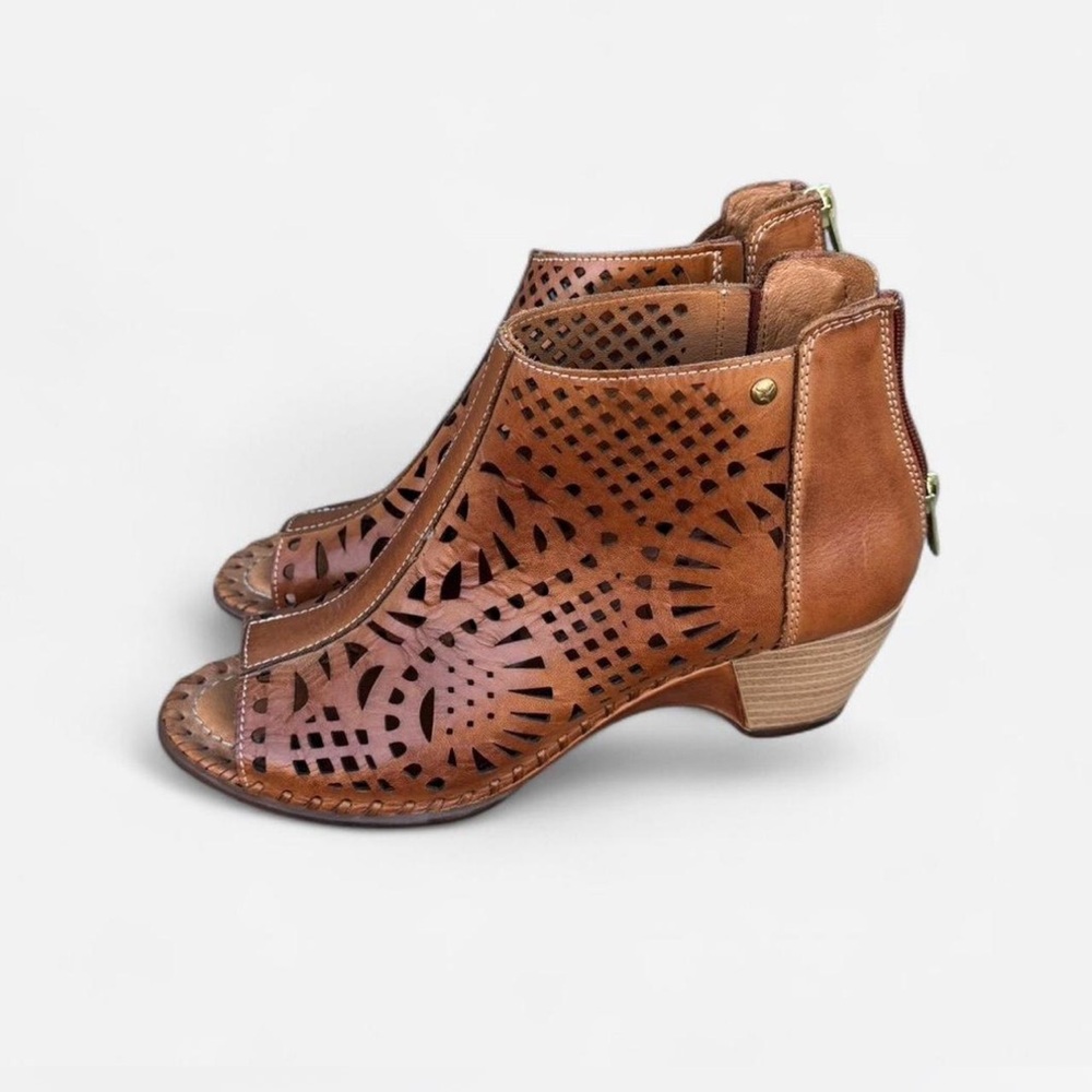 Pikolinos Brown Cutout Ankle Boots